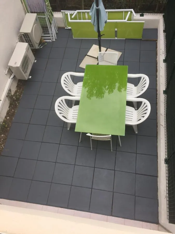 T2 terrasse 20m2 climatisé à 1mn chrono à pied de la plage , mer et sentier du littoral terrasse 20 m2 vue mer Six-Fours-les-Plages France