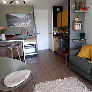 Appartement Magnifique Rez De Jardin&piscine&bord De, Six-Fours-les-Plages