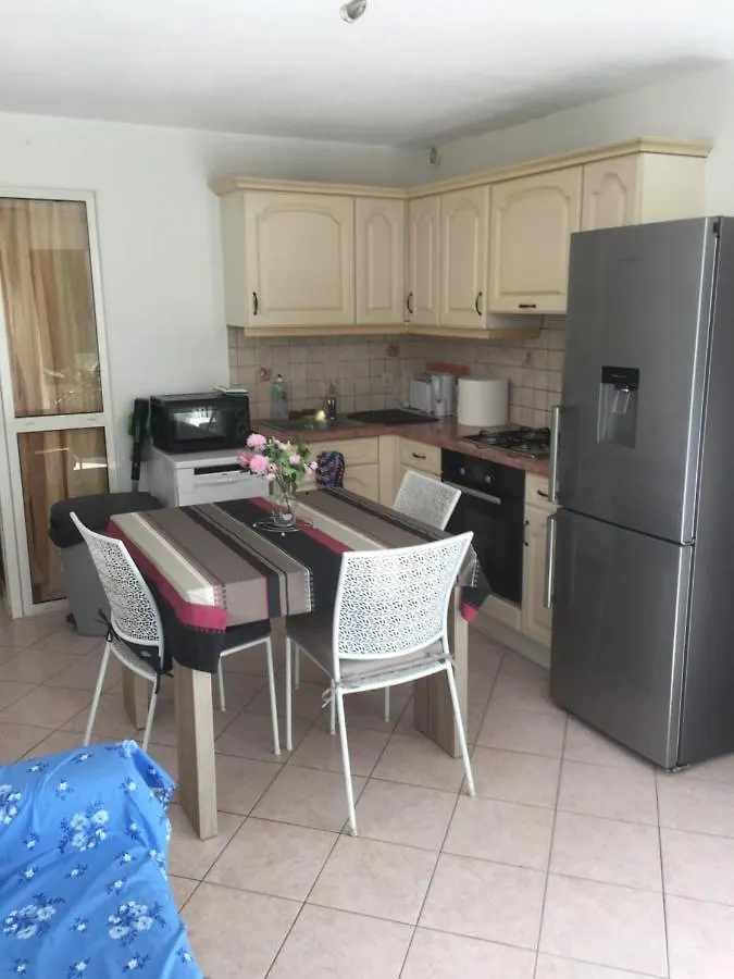Marina Cap Negre: Beachfront Apartment with Sea View Terrace Six-Fours-les-Plages