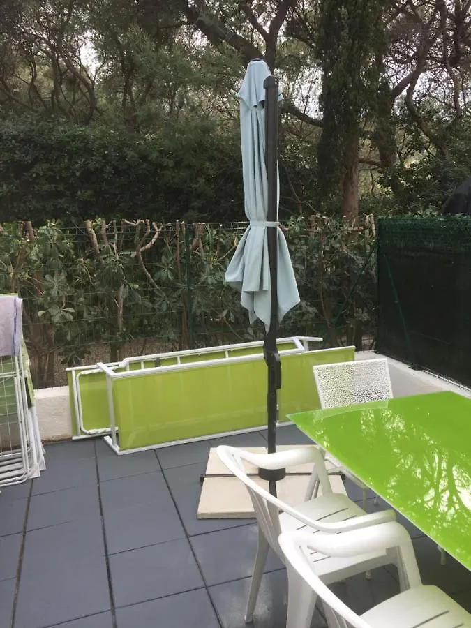 Marina Cap Negre: Beachfront Apartment with Sea View Terrace Six-Fours-les-Plages France